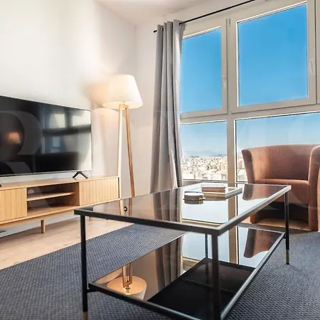 Bright 24th Floor Apartment, Pool & Gym Rems Διαμέρισμα Μάλαγα