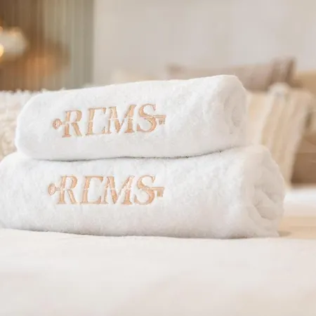 Bright 24th Floor Apartment, Pool & Gym Rems Διαμέρισμα