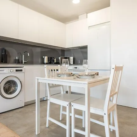 Διαμέρισμα Bright 24th Floor Apartment, Pool & Gym Rems Μάλαγα
