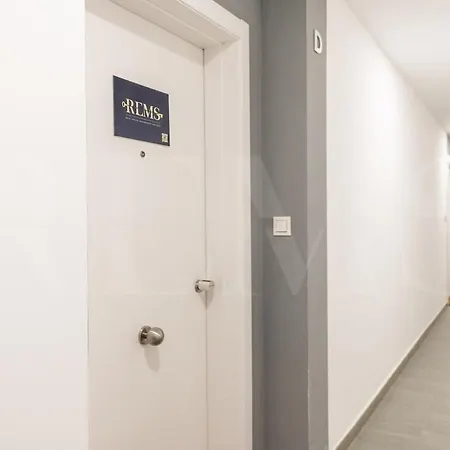 Διαμέρισμα Bright 24th Floor Apartment, Pool & Gym Rems Μάλαγα