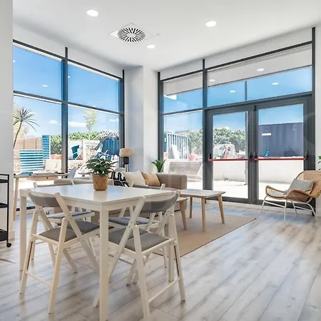 Διαμέρισμα Bright 24th Floor Apartment, Pool & Gym Rems Μάλαγα