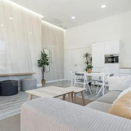 Bright 24th Floor Apartment, Pool & Gym Rems Διαμέρισμα Μάλαγα